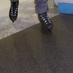 Tapis et revêtements de sols Dalle caoutchouc résistant pour vestiaire de patinoire 100×100cm - 0 - SOLIDSPORT
